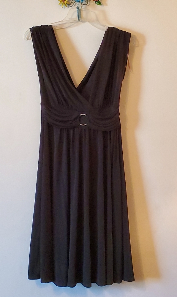 Black sleeveless dress